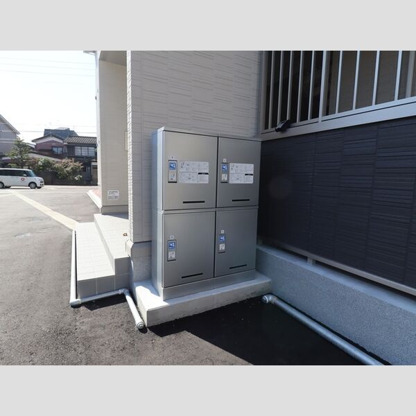 エントランス (宅配ボックス)