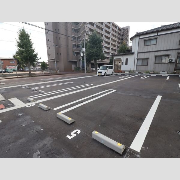 駐車場 (駐車場)