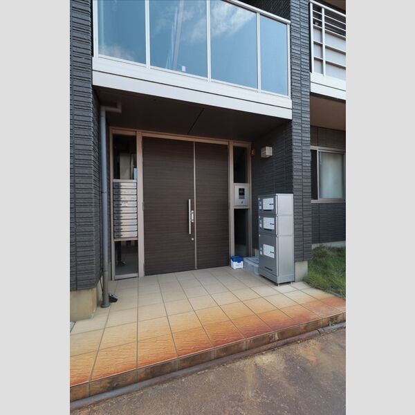 エントランス (エントランス)