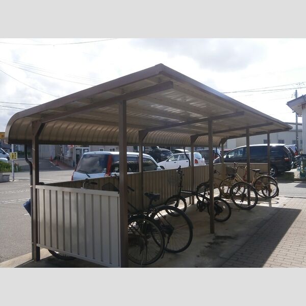 現地周辺 (駐輪場)