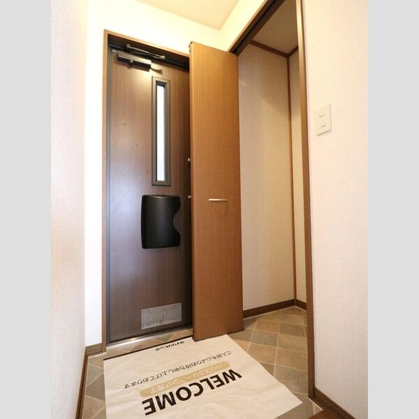 玄関 (物入(玄関))