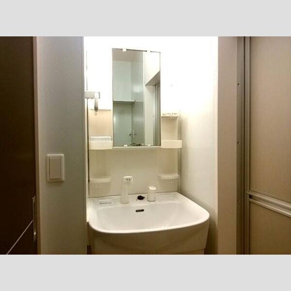 洗面所 (洗髪洗面化粧台)