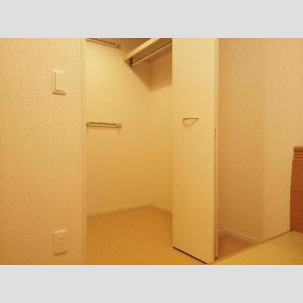 収納 (ウォークインクローゼット)