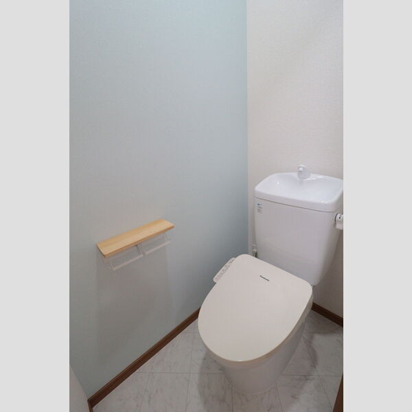 トイレ (温水洗浄暖房便座)