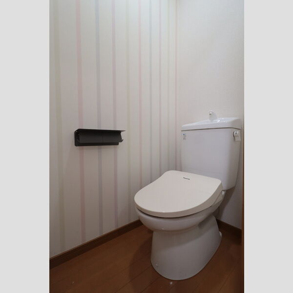 トイレ (温水洗浄暖房便座)