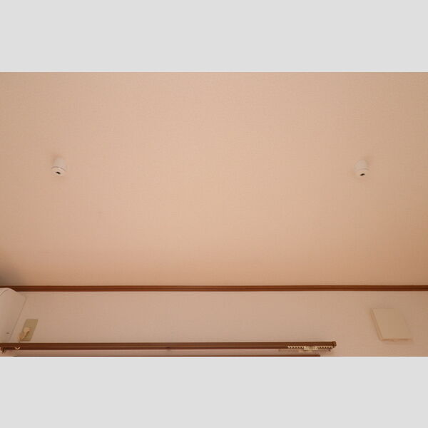 その他 (室内物干し用金具)