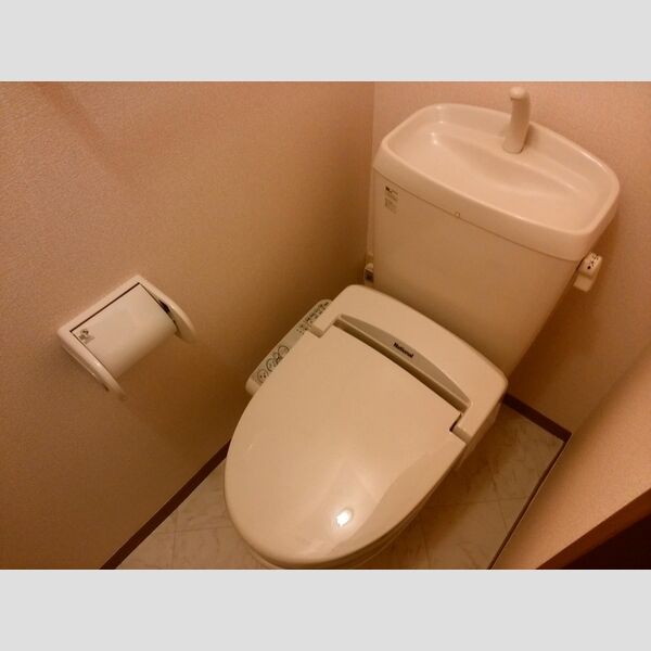 トイレ (温水洗浄暖房便座)