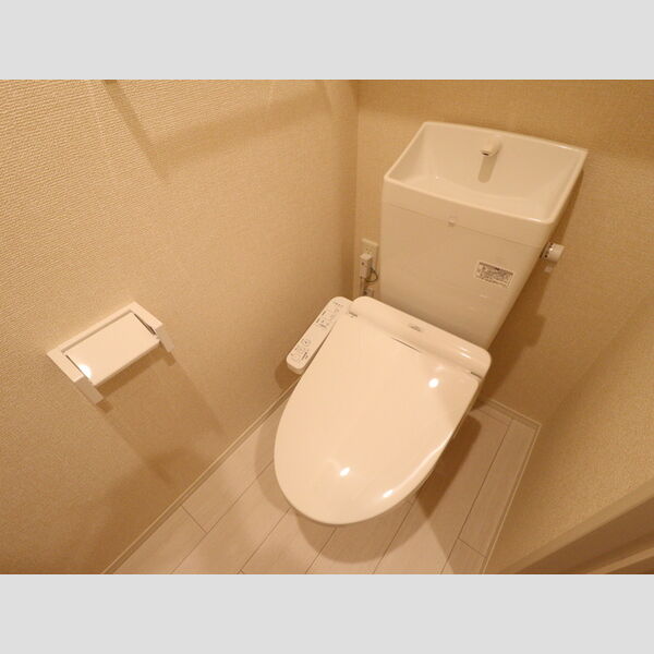 トイレ (温水洗浄暖房便座)