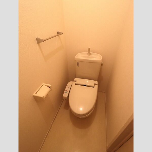 トイレ (温水洗浄暖房便座)