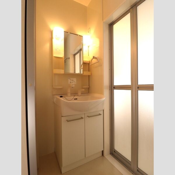 洗面所 (洗髪洗面化粧台)