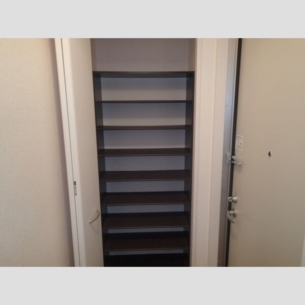 玄関 (シューズクローク)