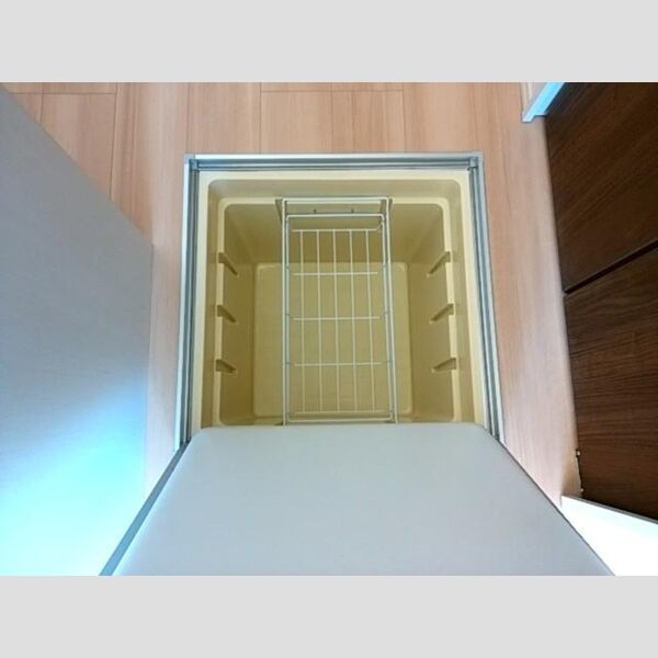 収納 (床下収納)