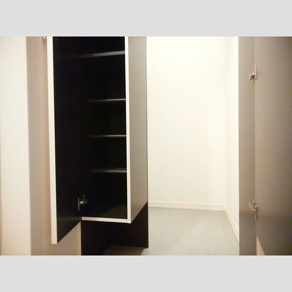 玄関 (シューズクローク)