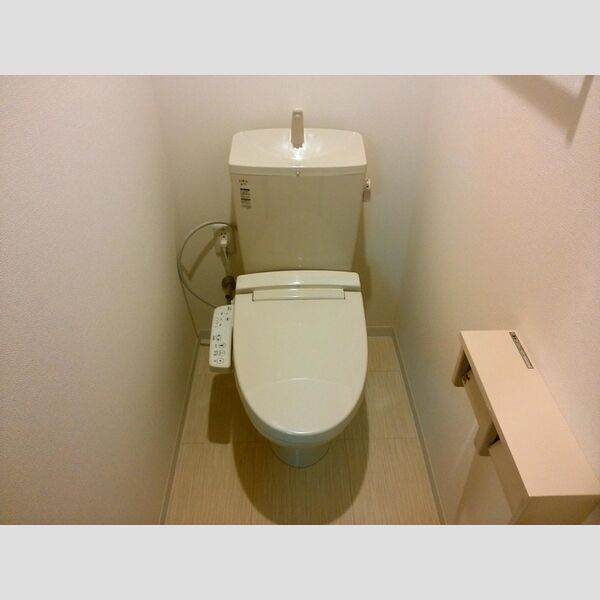 トイレ (温水洗浄暖房便座)