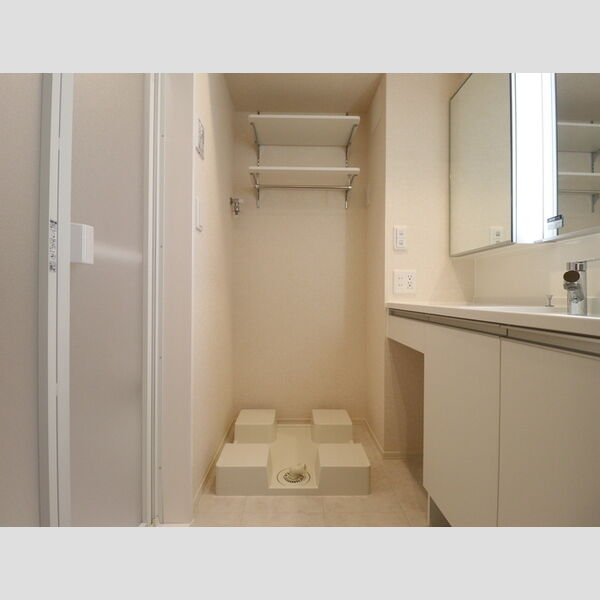 その他 (室内洗濯機置場)