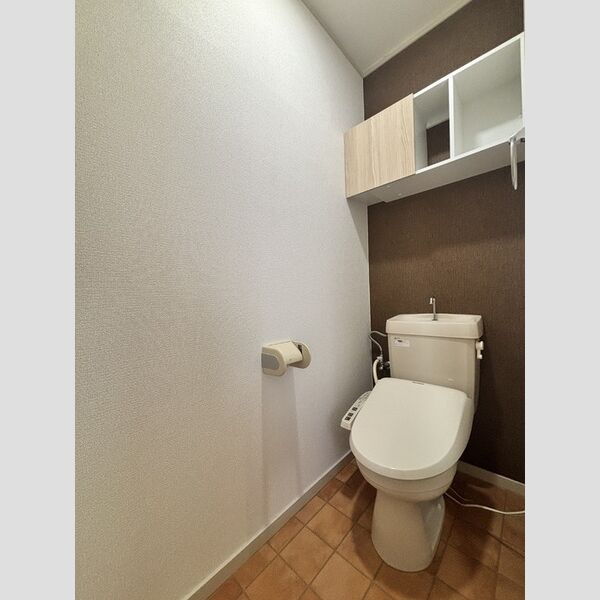 トイレ (温水洗浄暖房便座)