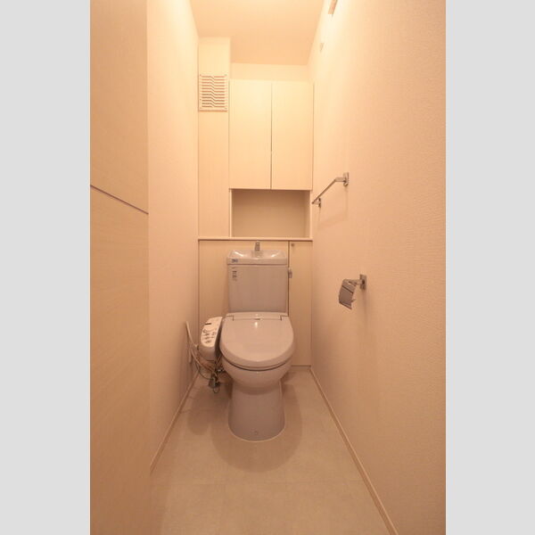 トイレ (温水洗浄暖房便座)