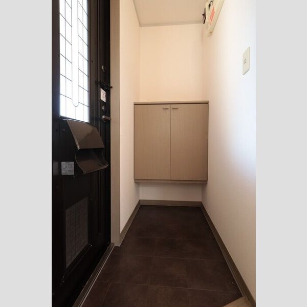 玄関 (カウンタータイプのシューズボックス)