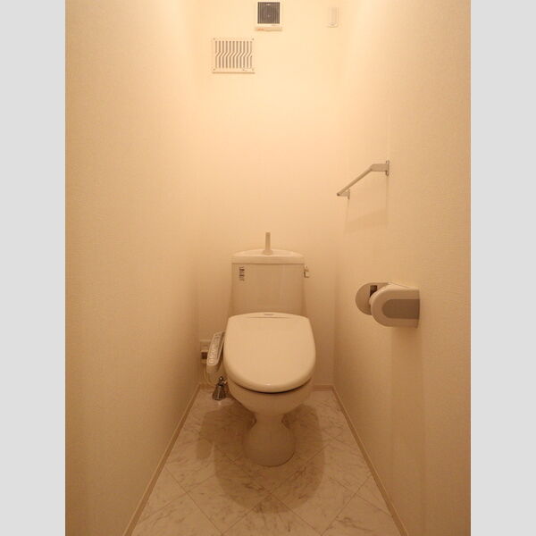 トイレ (温水洗浄暖房便座)