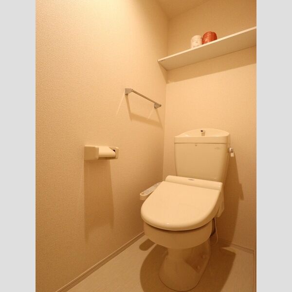 トイレ (温水洗浄暖房便座)