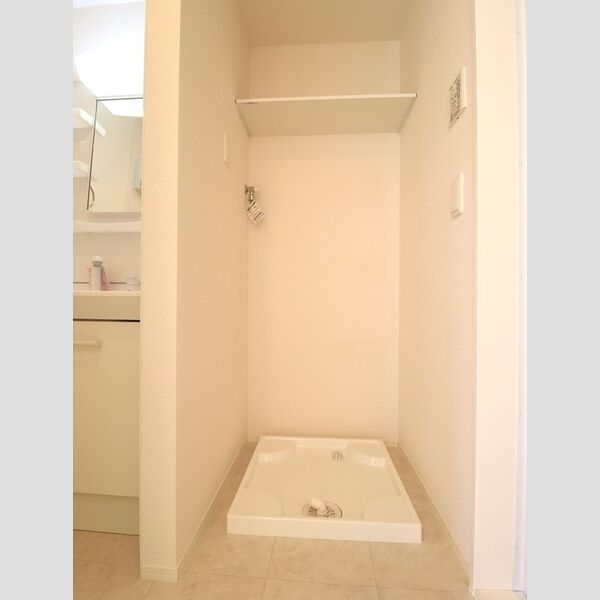 その他 (室内洗濯機置場)