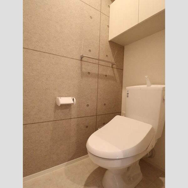 トイレ (温水洗浄暖房便座)