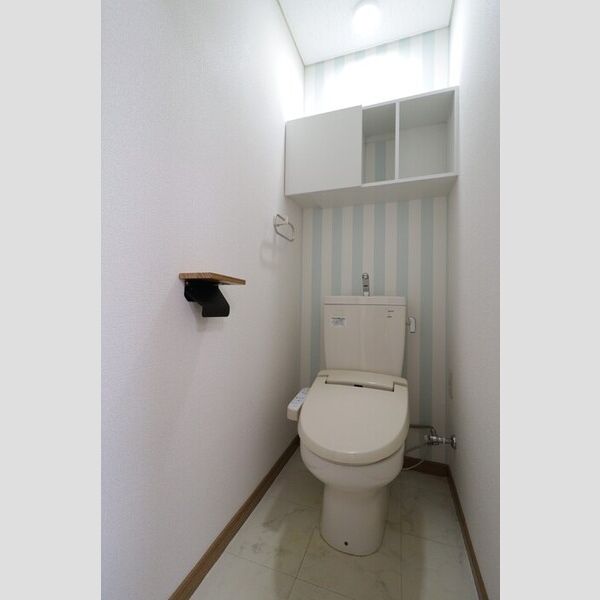 トイレ (温水洗浄暖房便座)