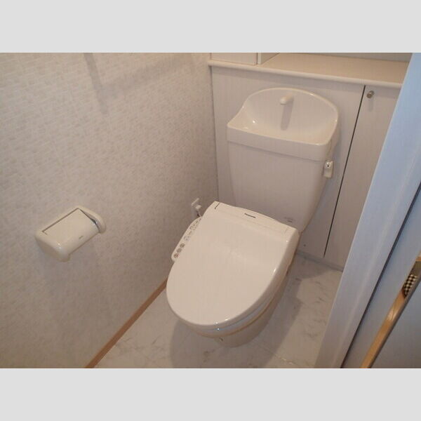 トイレ (温水洗浄暖房便座)