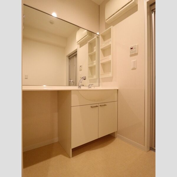 洗面所 (洗髪洗面化粧台)