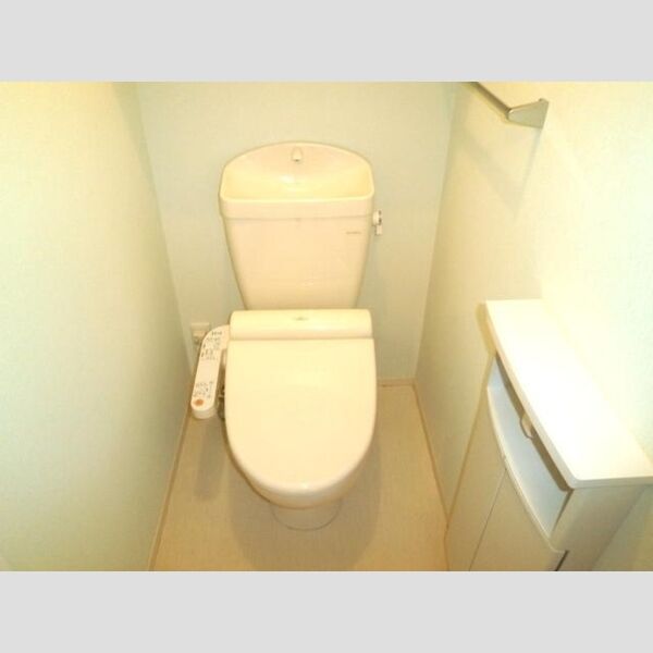 トイレ (温水洗浄暖房便座)