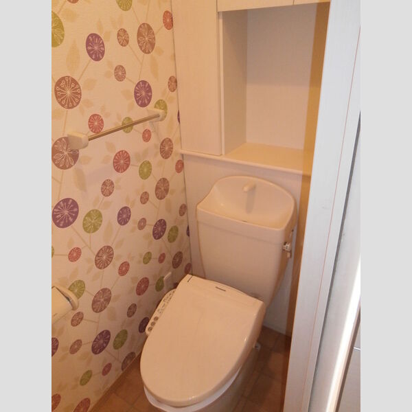 トイレ (温水洗浄暖房便座)