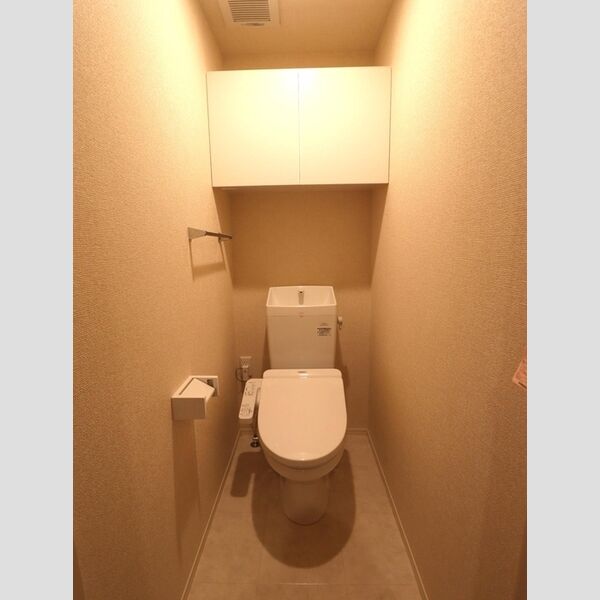 トイレ (温水洗浄暖房便座)