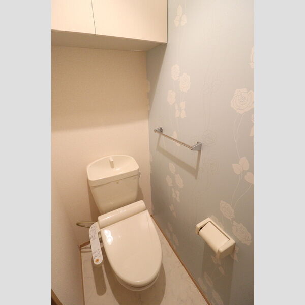 トイレ (温水洗浄暖房便座)