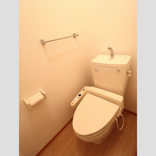 トイレ (温水洗浄暖房便座)