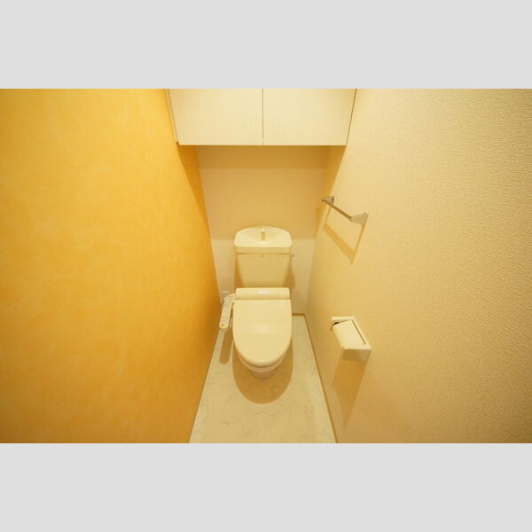 トイレ (温水洗浄暖房便座)