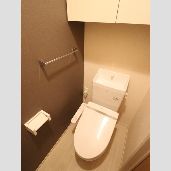 トイレ (温水洗浄暖房便座)