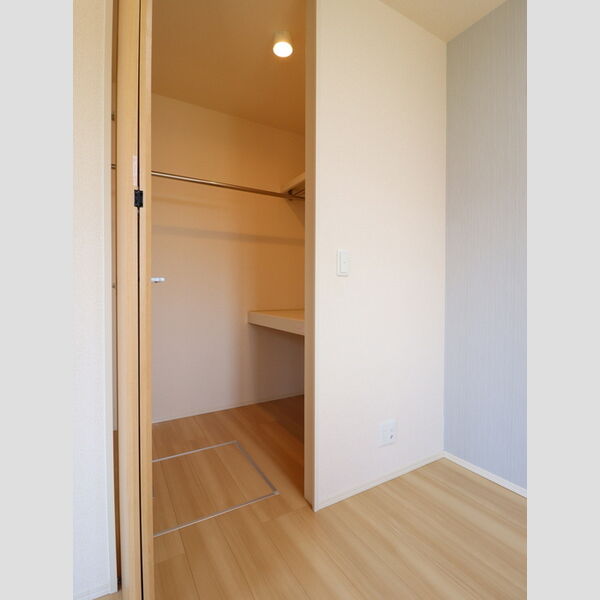 収納 (ウォークインクローゼット)