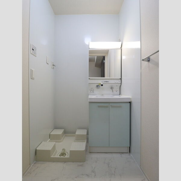 洗面所 (洗髪洗面化粧台)