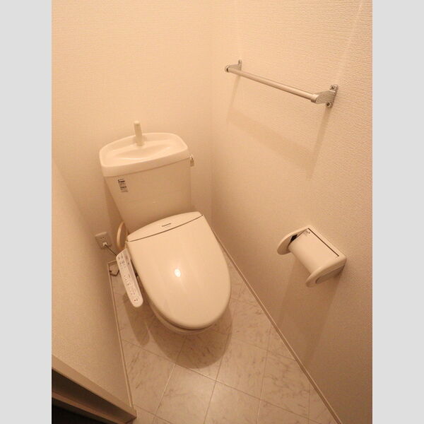 トイレ (温水洗浄暖房便座)