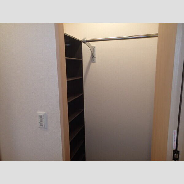 玄関 (シューズクローク)