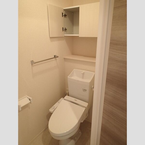 トイレ (温水洗浄暖房便座)