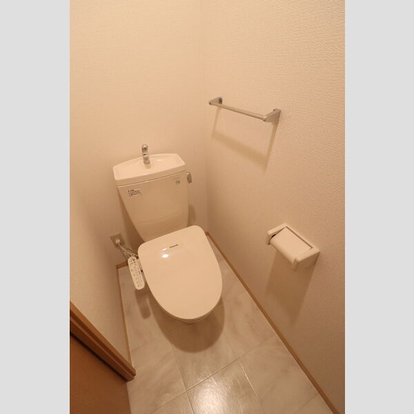 トイレ (温水洗浄暖房便座)