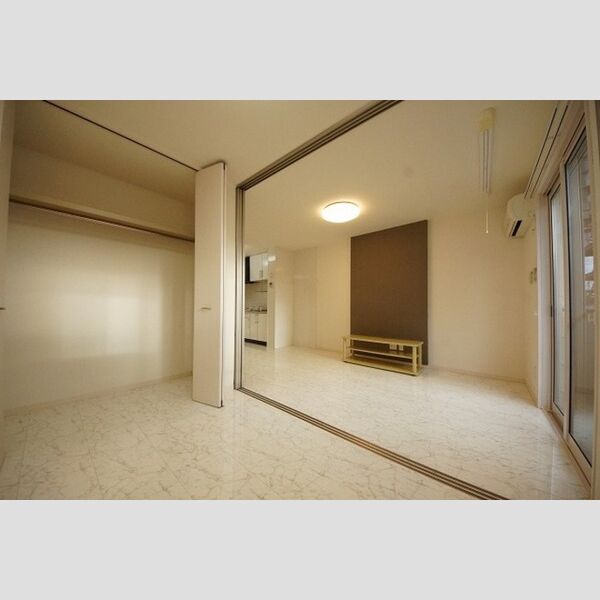 その他 (洋室(家具は設置されておりません))