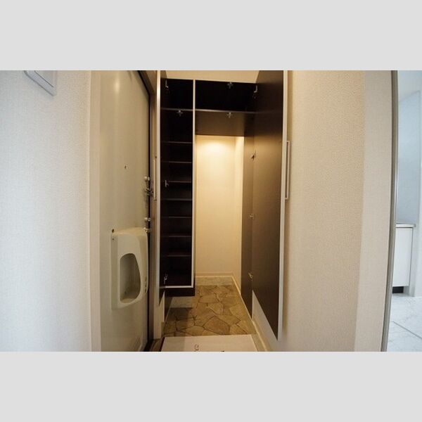 玄関 (シューズクローク)