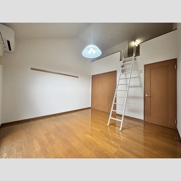 その他 (8帖洋室)