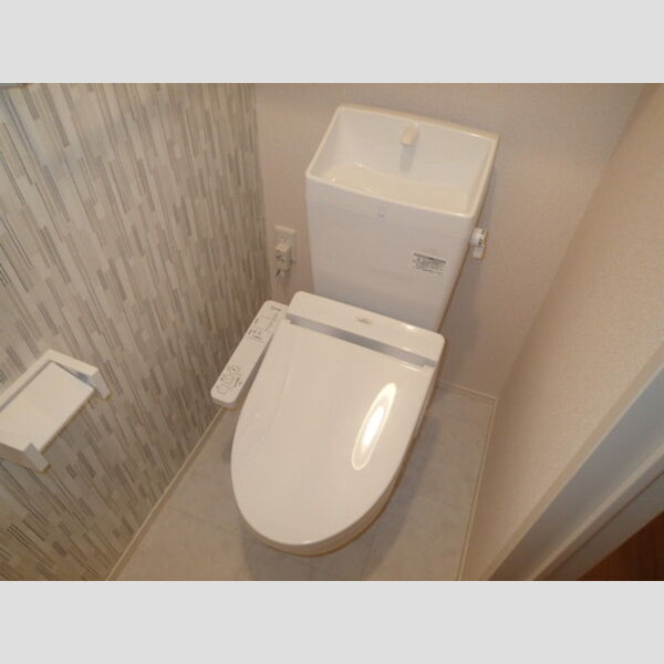 トイレ (温水洗浄暖房便座)