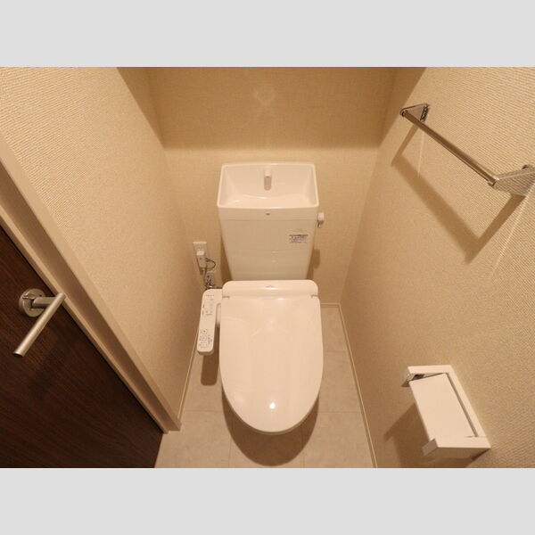 トイレ (温水洗浄暖房便座)