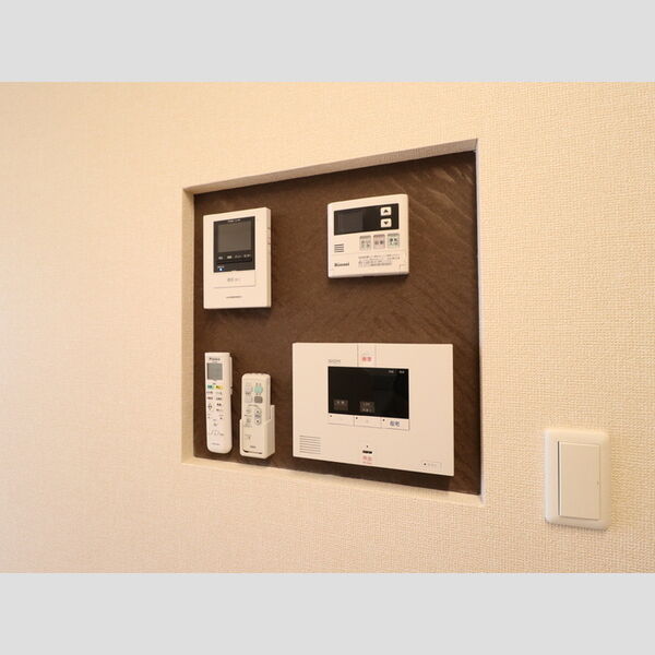 その他設備 (セコムのセキュリティシステム・モニタ付インターホン)