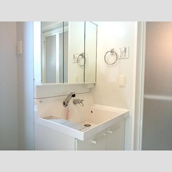 洗面所 (洗髪洗面化粧台)