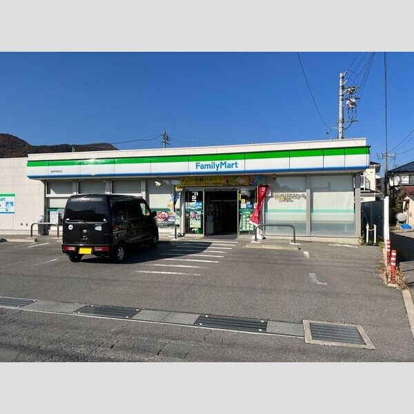 現地周辺 (ファミリーマート 長野伊勢宮店)